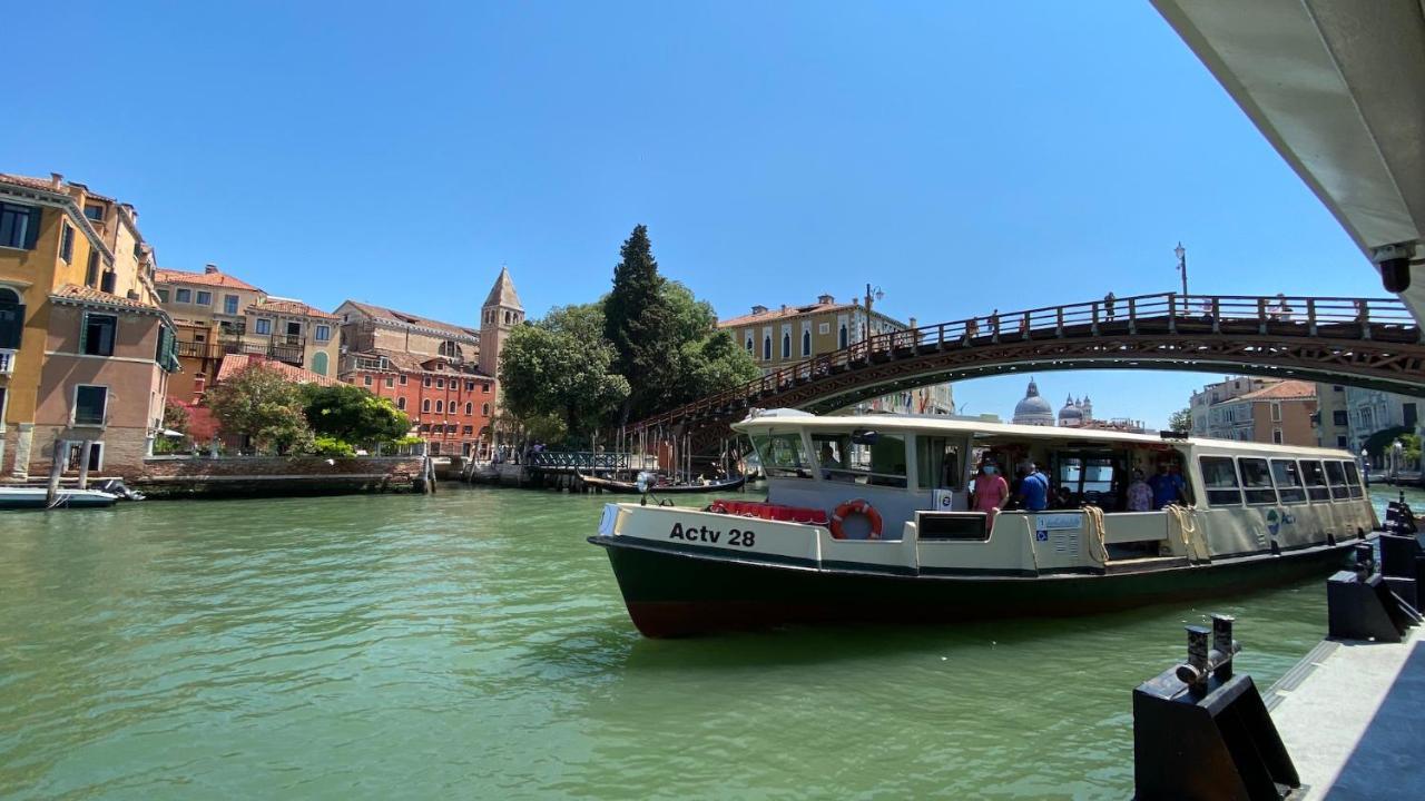 Ca' Romantica - Big Appartment At Accademia Venecia Exterior foto